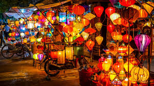 <p>đèn lồng</p><ul><li><p>They <strong>lit </strong>a paper _____and let it float into the sky.<br>→ Họ <strong>thắp </strong>một chiếc<strong> đèn lồn</strong>g giấy và thả nó bay lên trời.</p></li><li><p class="">She <strong>carried </strong>a _____to see the way in the dark forest.<br>→ Cô ấy <strong>mang </strong>theo một<strong> đèn lồng</strong> để nhìn đường trong rừng tối.</p></li></ul><p></p>