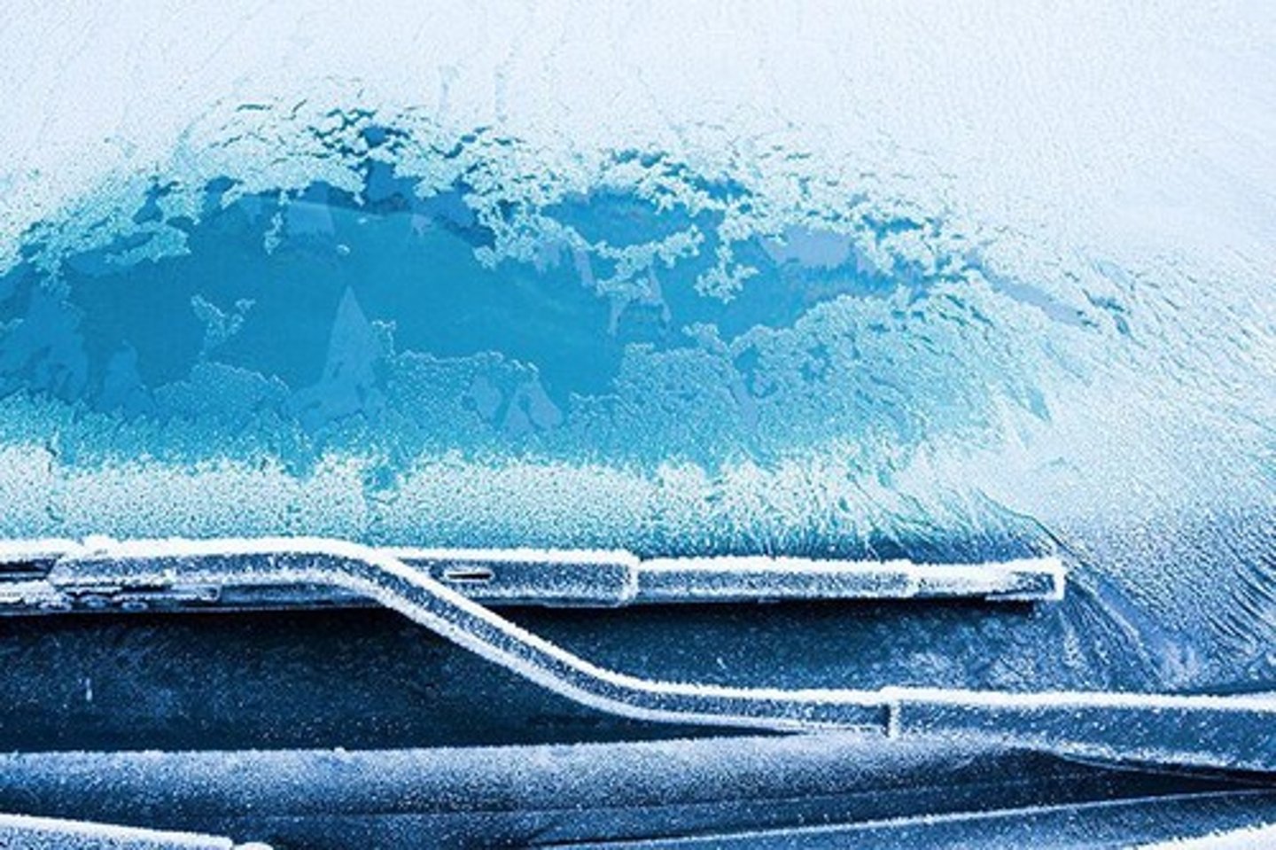 <p>In winter, water vapour in the air can turn directly into solid ice crystals on car windows as the particles lose energy.</p>