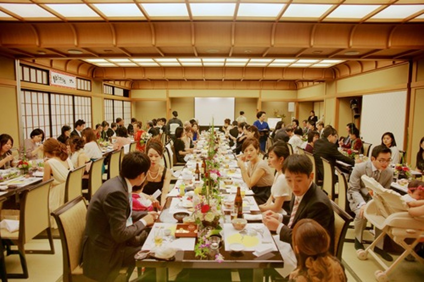 <p>phòng tiệc</p>