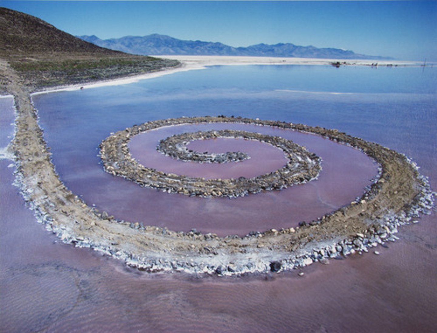 <p>Spiral Jetty,</p><p>Process art, Earthwork, critiquing arts place in gallery (1970)</p>