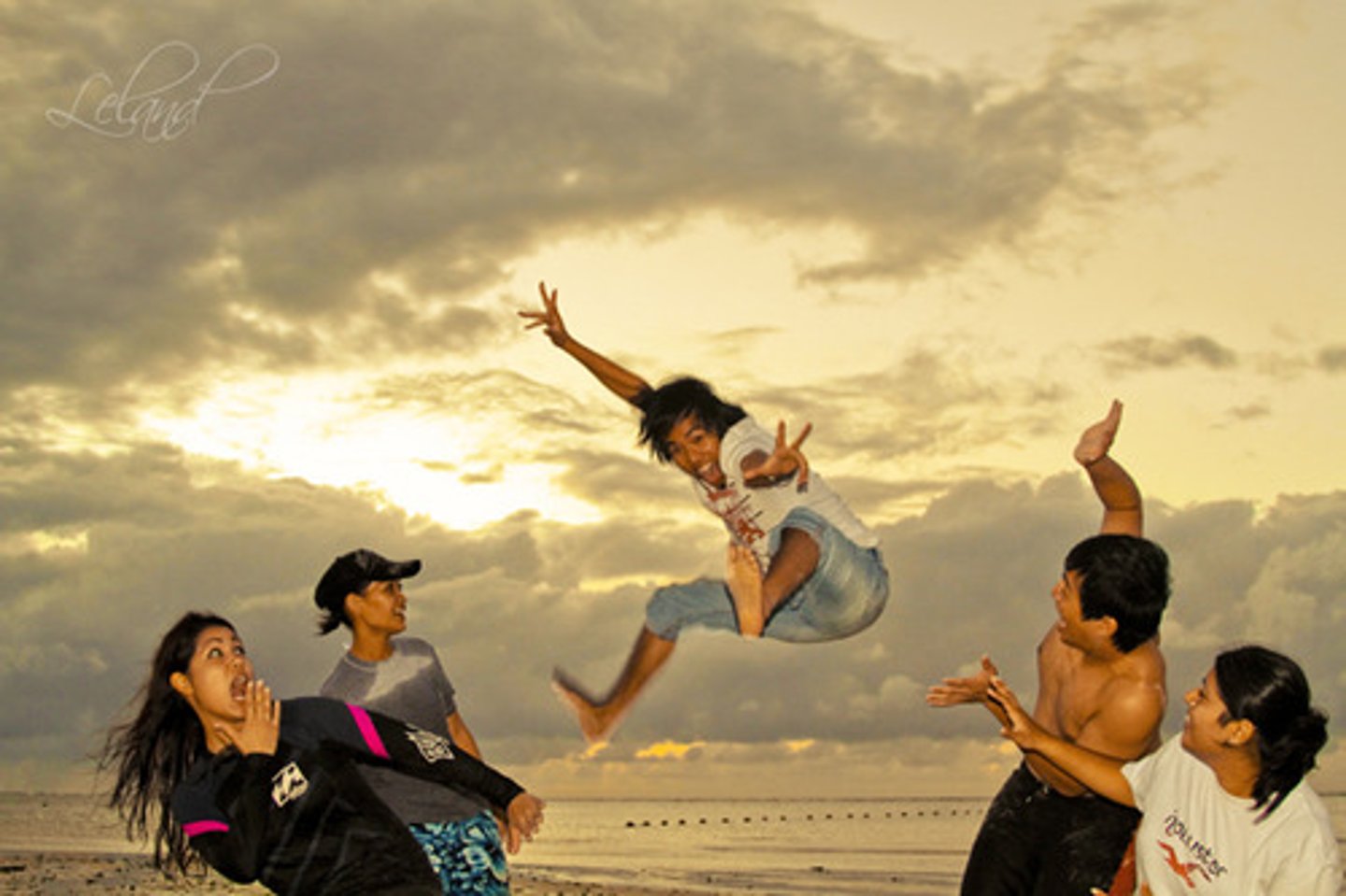 <p>to spend (time)</p>