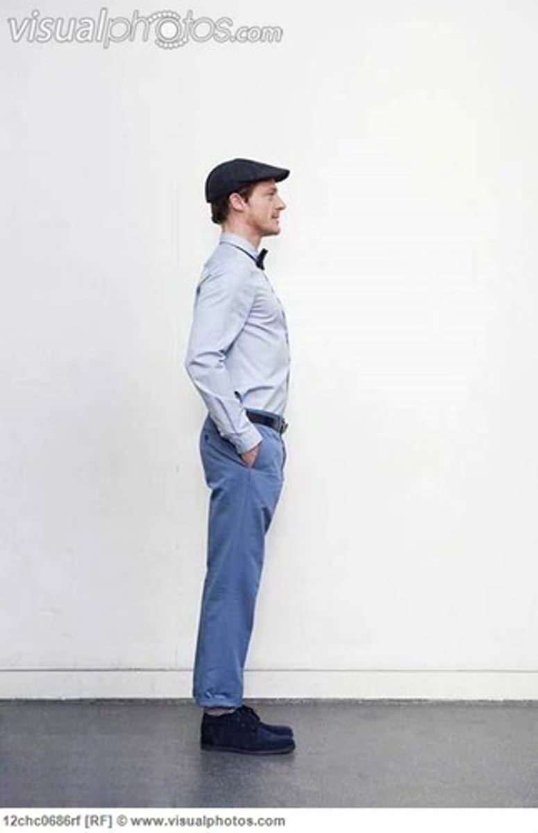 <p>not damaged emotionally by something bad that has happened, in a way that makes you lose your confidence, determination</p><p>ex: He walked free from the prison camp, ...and unbowed.</p>