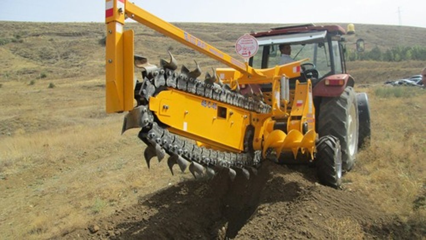 <p>Chain Trencher</p>