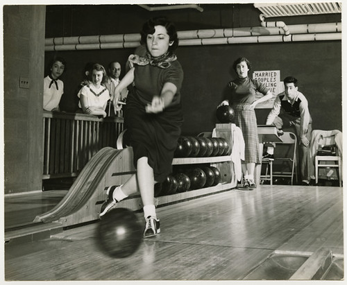 <p>to bowl</p>