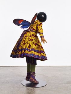 <p><span>What element and principle of contemporary art is shown in this example?</span></p><p>Space</p><p>Visual</p><p>Hybridity</p><p>Performance</p>