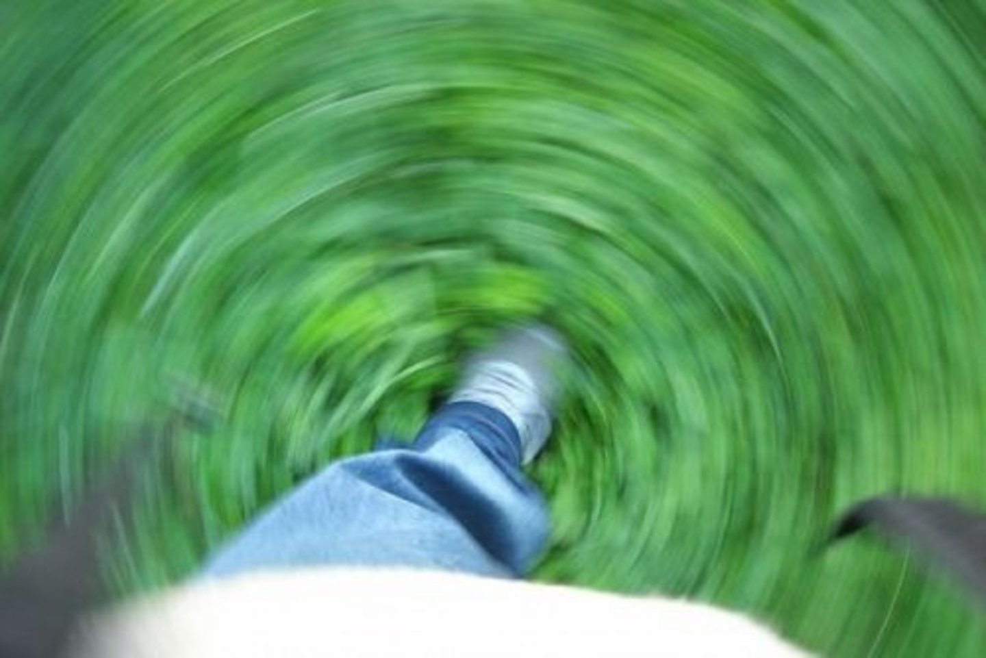 <p>to feel dizzy</p>