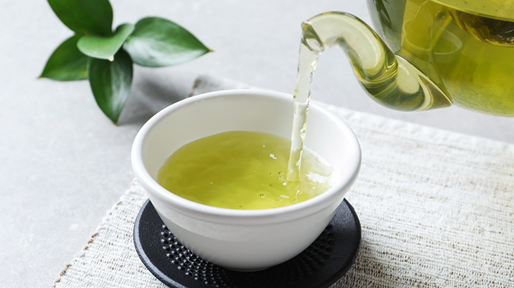 <p>tea</p><p>Pronounced Cha</p><p><u>ex</u>: 無茶 Mucha: absurd, unreasonable, excessive, rash, excessively</p><p>ill: Konan à Nagato-Pain après qu’il ait détruit Konoha: “Dōshite kon’na mucha o?“ <=> どうしてこんな無茶を？: Why go that far?</p><p><u>ex</u>: 無茶苦茶 Muchakucha (adj/adv) nonsensical, unreasonable, asburd</p><p>ill: Kon about Ichigo’s father: “無茶苦茶 tsuyoi.” : Il est monstreux</p>