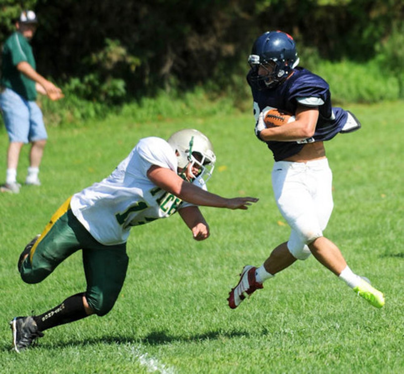 <p>escaparse o esconderse de algo</p>