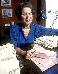 <p>a <strong>journalist </strong>contributing regularly to a newspaper</p>