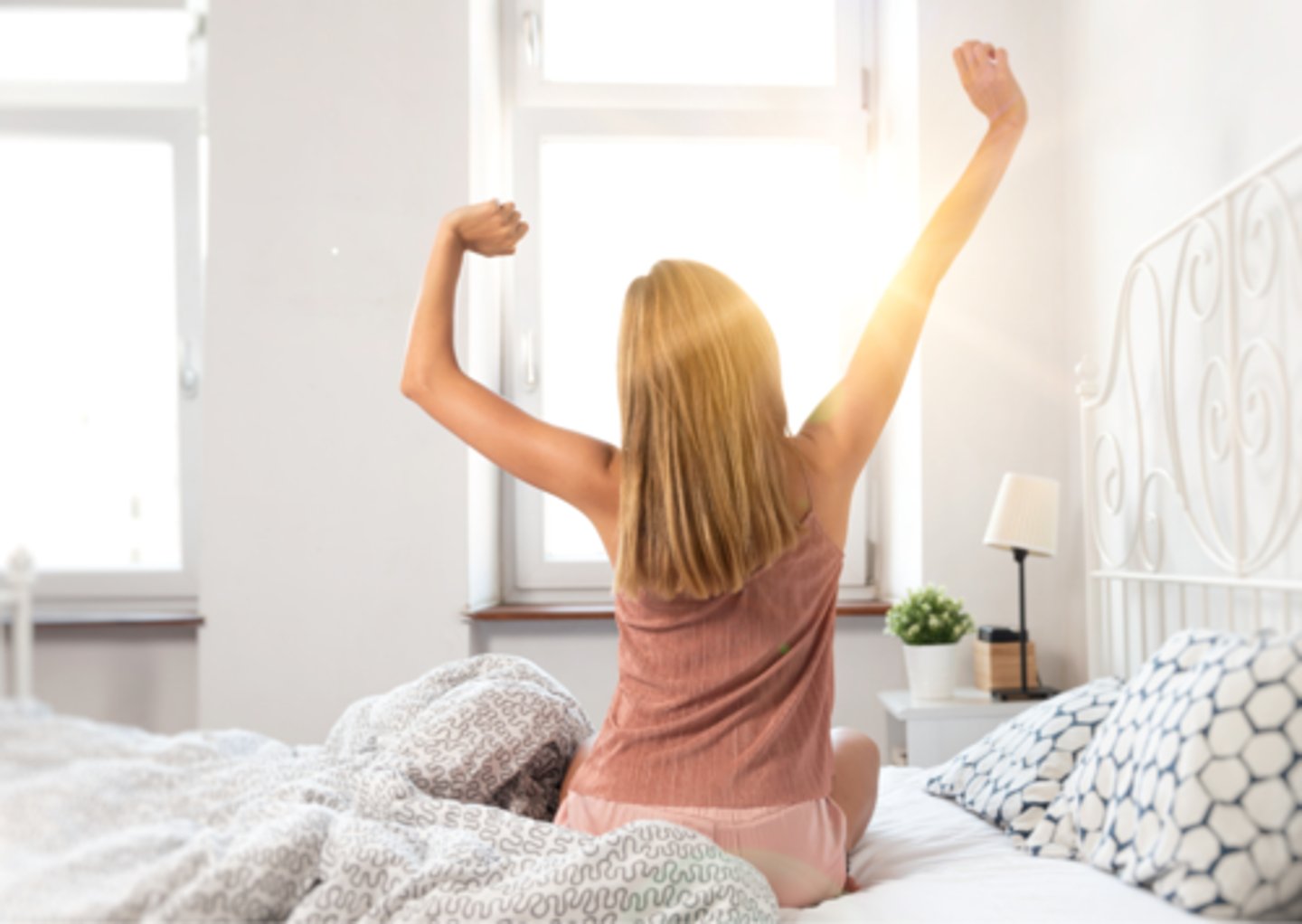 <p>I usually _____ at 7 o’clock, but I don’t get up until half past 7.</p>