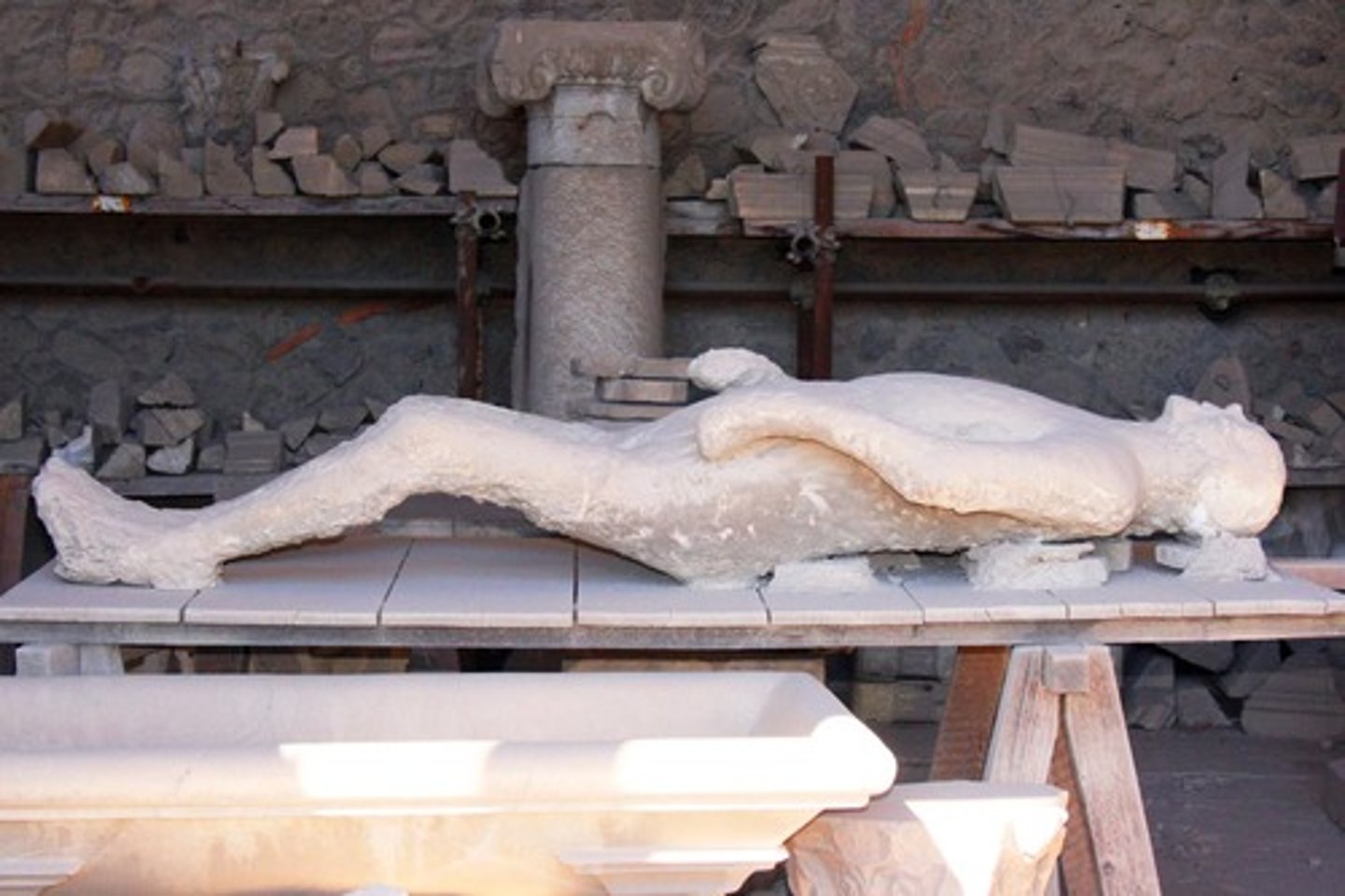 <p>body, CORPSE, form</p>