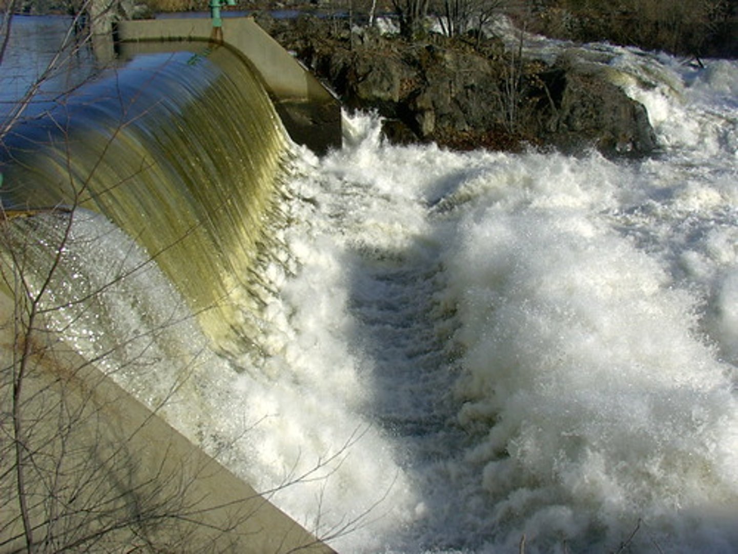 <p>Energy source that uses moving water to spin the turbine directly. (Renewable)</p>