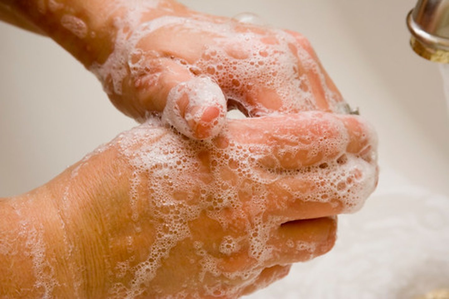 <p>to wash your hands</p>