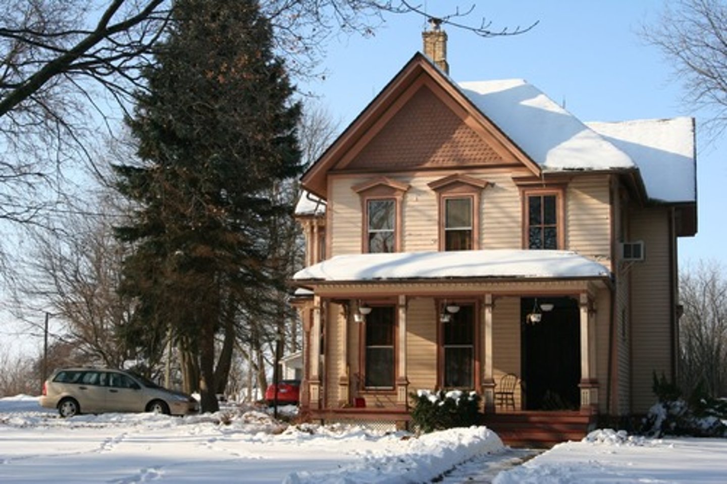 <p>Nosotros íbamos a la casa de mi abuela todos los Fiesta.</p>