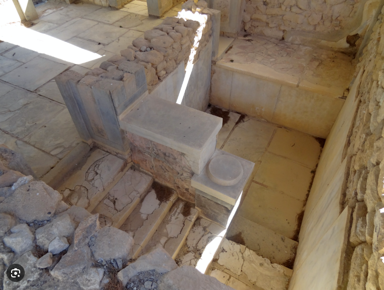 <p>were large, sunken areas used for ritual purification in Minoan palaces and religious sites, often associated with water and ceremonial practices. </p>