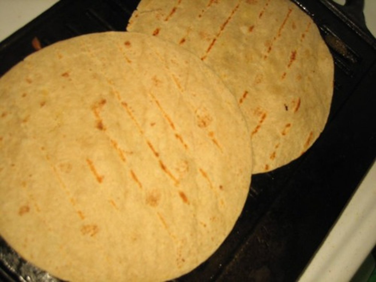 <p>corn tortilla</p>