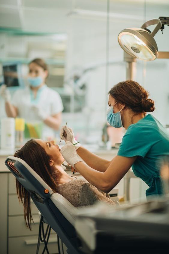 <p><em>Clinic.</em></p>