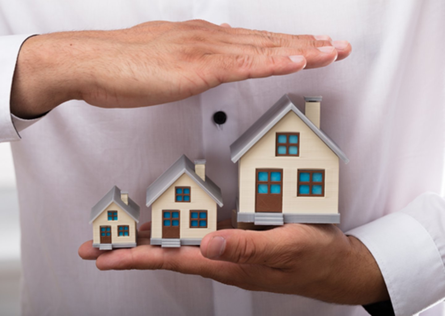<p>how large/small the apartment is</p><p>The ________ is important because we have a big family.</p>