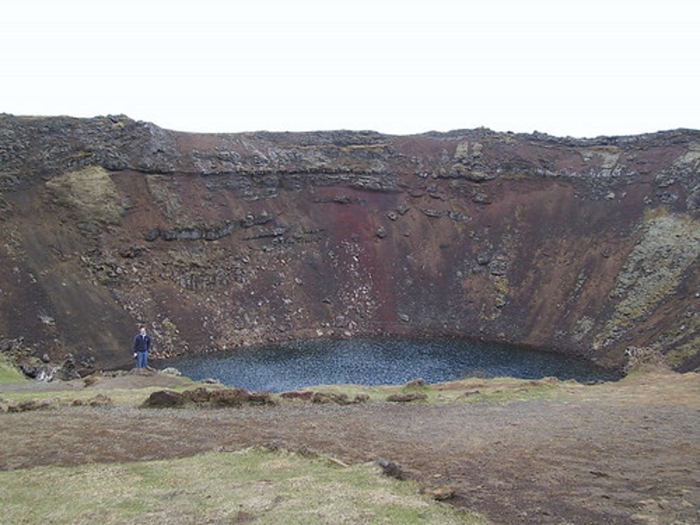 <p>crater</p>