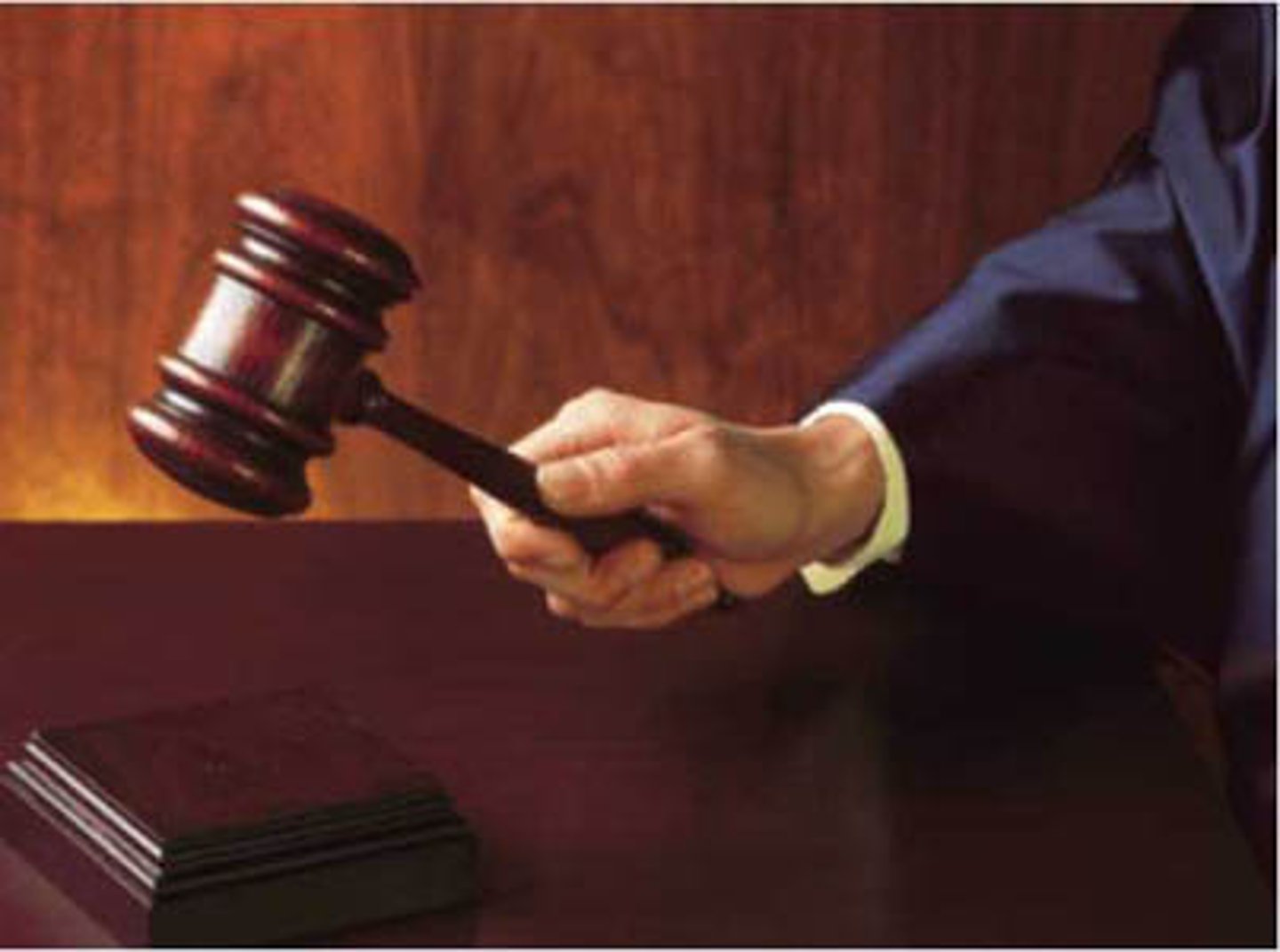 <p>to condemn</p>