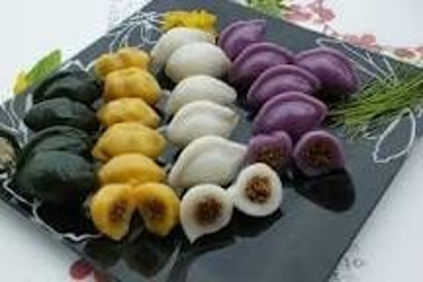 <p>bánh trung thu (bánh gạo hấp)</p>