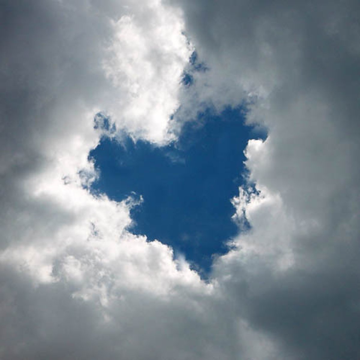 <p>It is (very) cloudy</p>