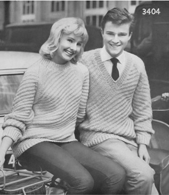 <p>large, loose pullovers worn by adolescents in the mid-1940s</p>