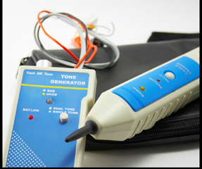 <p><strong>Puts an analog sound on the wire</strong></p><p><strong>Inductive probe doesn’t need to touch the copper</strong></p>