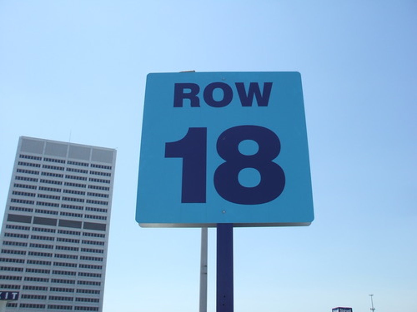 <p>18</p>