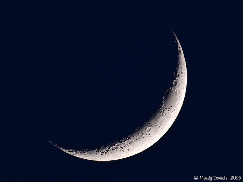 <p>What phase of the moon is this?</p>