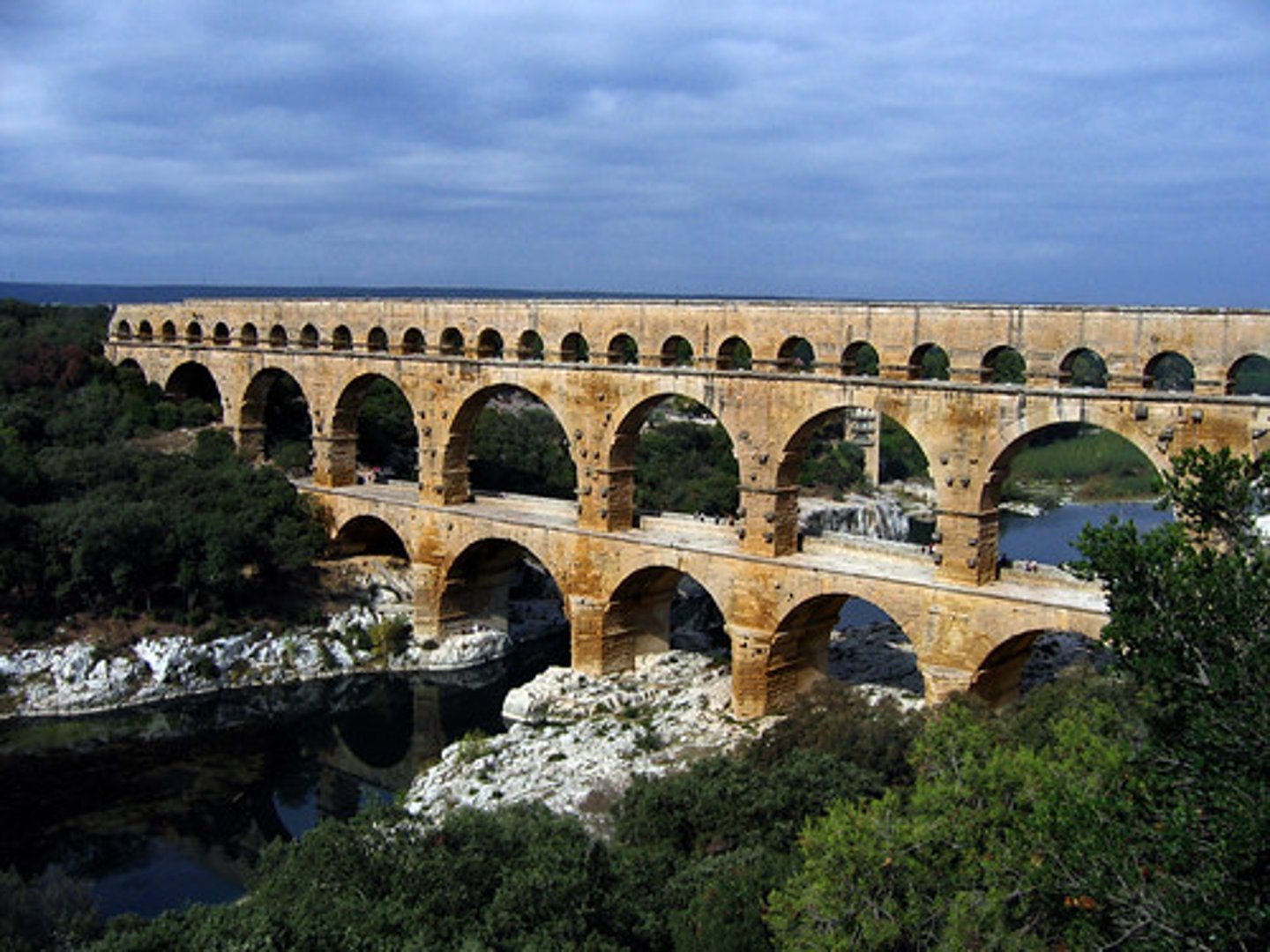 <p>-Pont du Gard</p>
