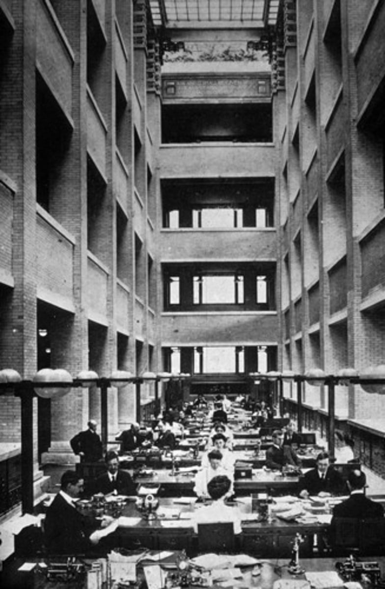 <p>1900s - Buffalo, NY - Frank Lloyd Wright</p>