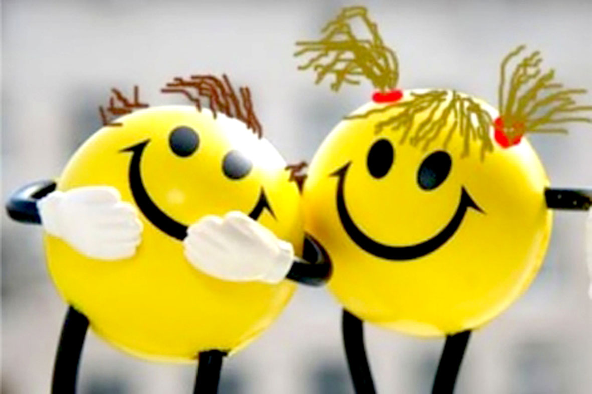 <p><em>= bring positive feelings or better emotional state.</em></p><p></p><p>+позитивно впливати на настрій / давати результат у вигляді покращення настрою</p><p></p><p>When you work hard and commit to performing&nbsp;and contributing, <strong><mark data-color="green" style="background-color: green; color: inherit">it often p___s o__ in your m____, your outlook, and your energy levels.</mark></strong></p><p>— Taking breaks <strong><mark data-color="green" style="background-color: green; color: inherit">can p___ o___ in your m____.</mark></strong><br>— That short walk <strong><mark data-color="green" style="background-color: green; color: inherit">really p_V2_ o___ in my m____</mark></strong>— I feel great now.</p><p></p><p></p>