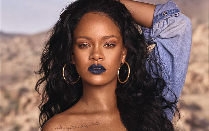 <p>Oval head shape</p><p>(Rihanna) </p>