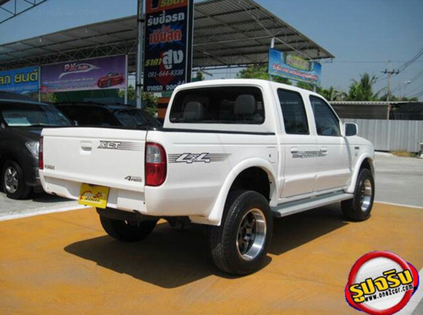 <p>van or pickup truck</p>