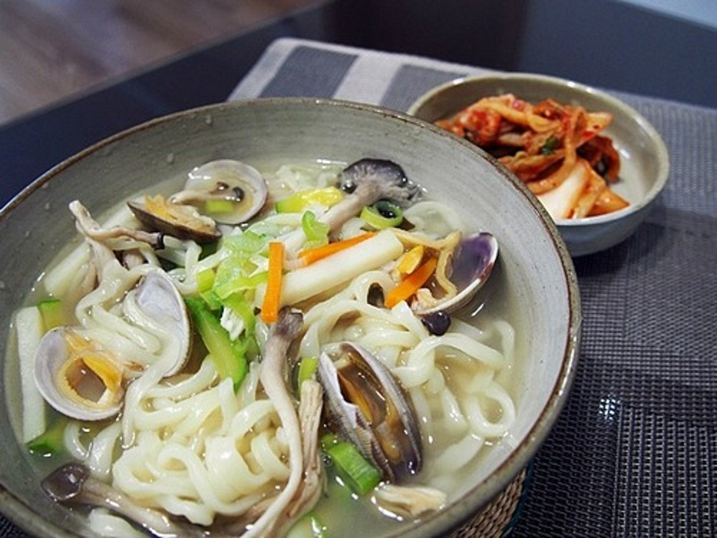 <p>fideo gordo con caldo</p>