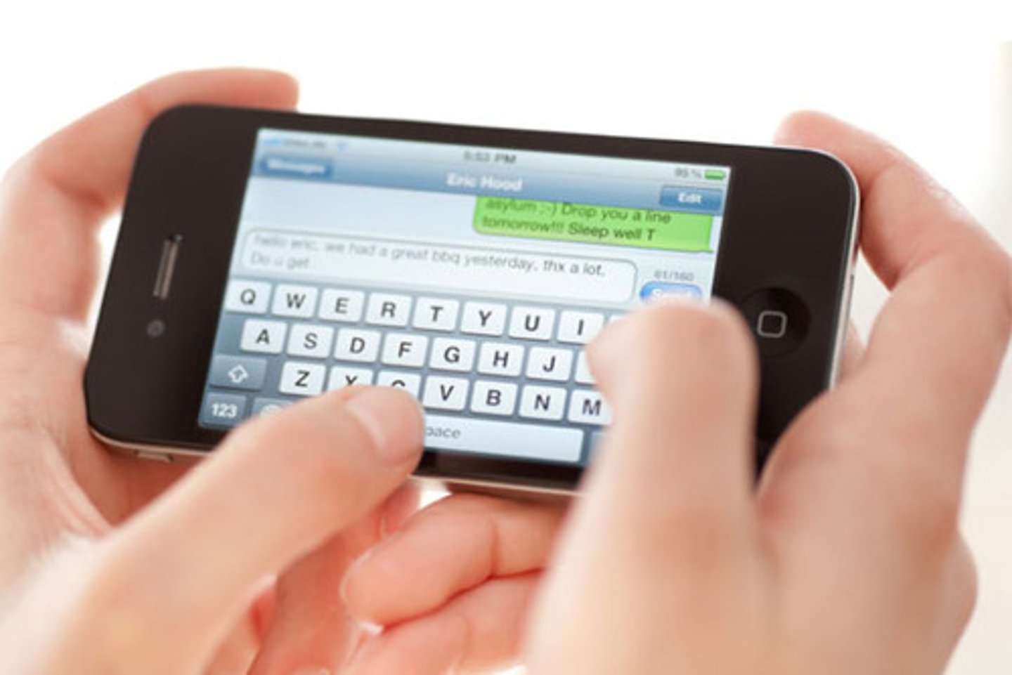 <p>enviar, mandar un SMS</p>